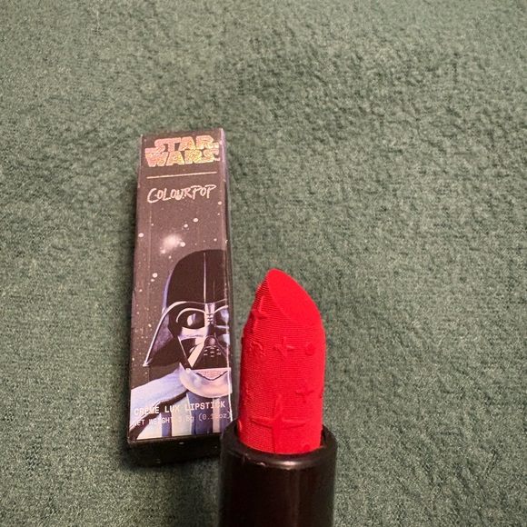 Surrender ColourPop Star Wars
Crème Lux Lipstick - Picture 5 of 11
